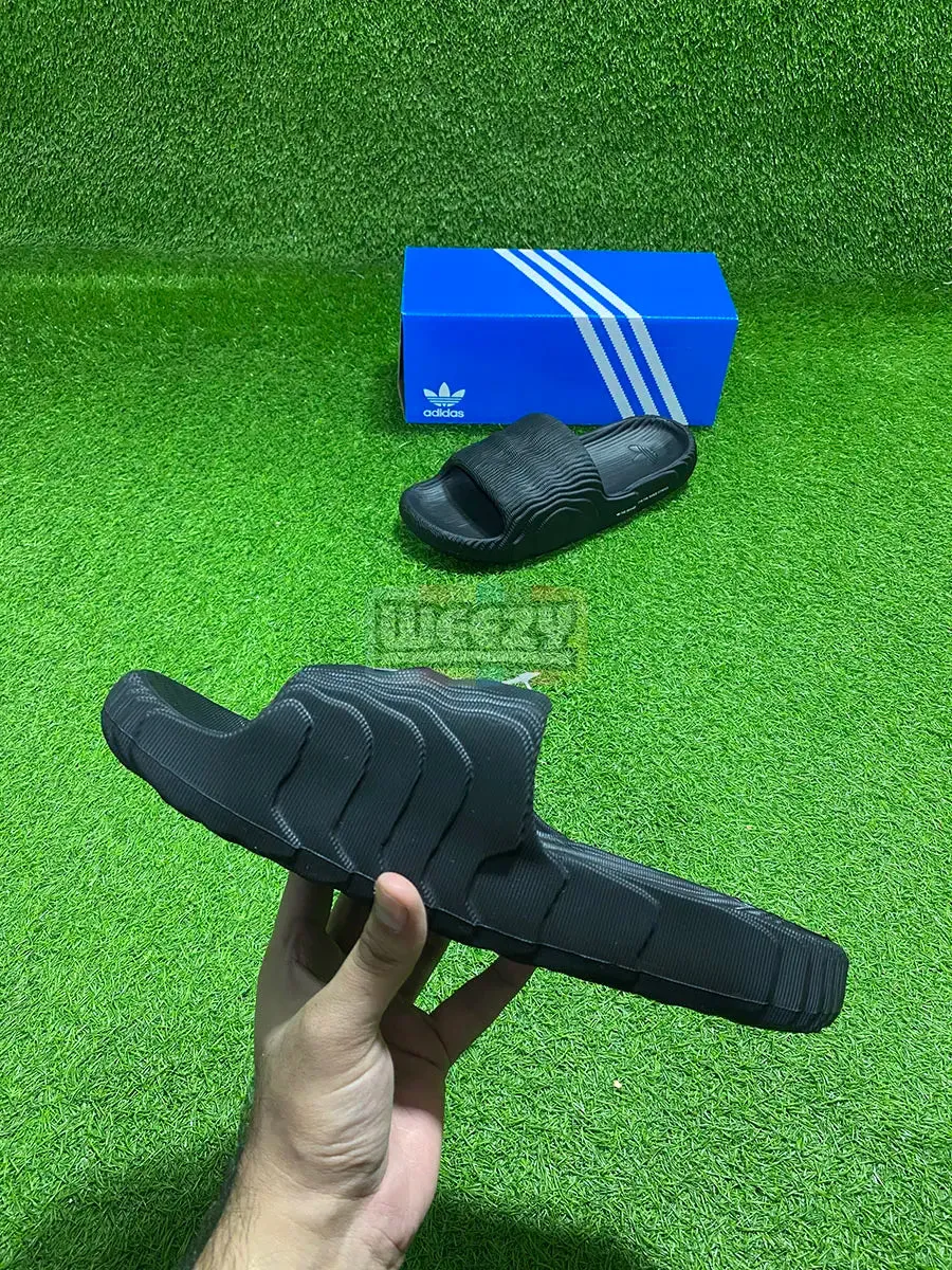 Adilette Wavy 22 Slides (Carbon) (Extra Soft)