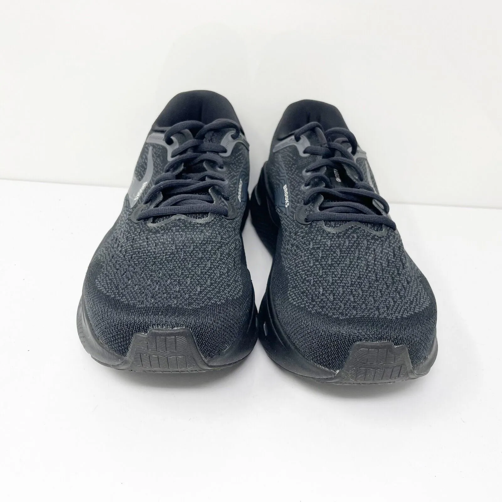 Brooks Womens Ghost Max 1203952E020 Black Running Shoes Sneakers Size 8.5 2E