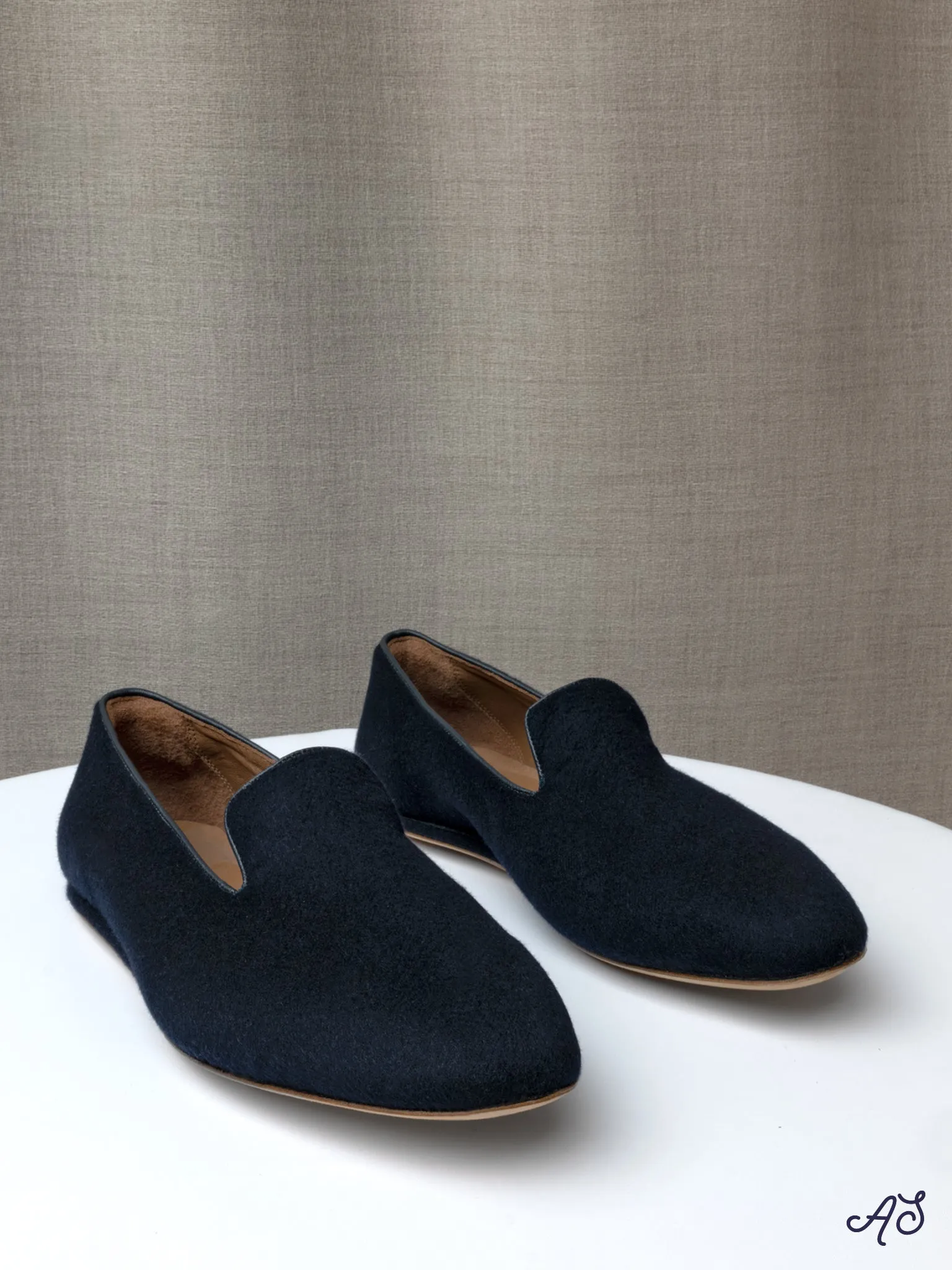 House Slippers in Midnight Navy Cashmere