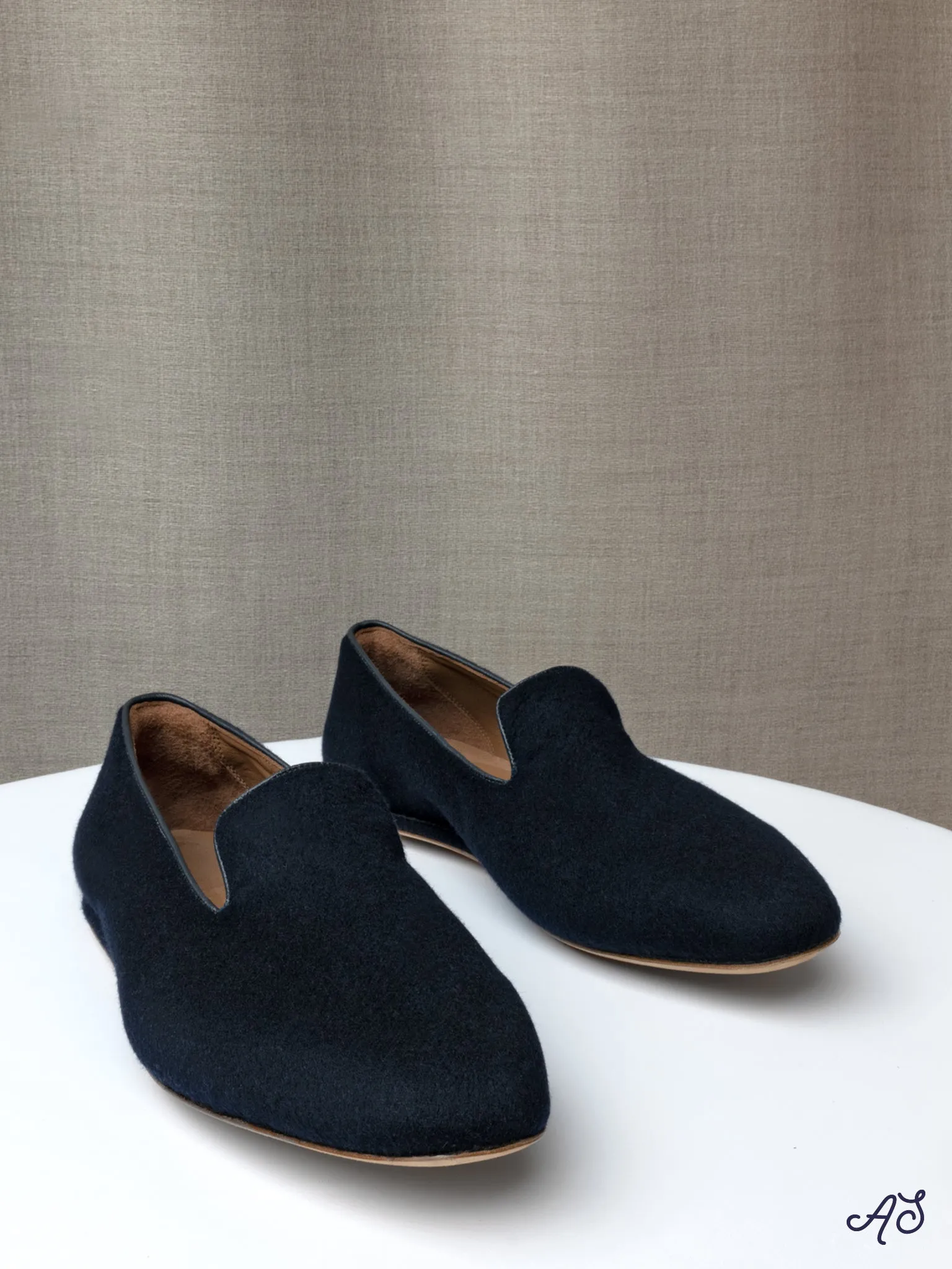 House Slippers in Midnight Navy Cashmere