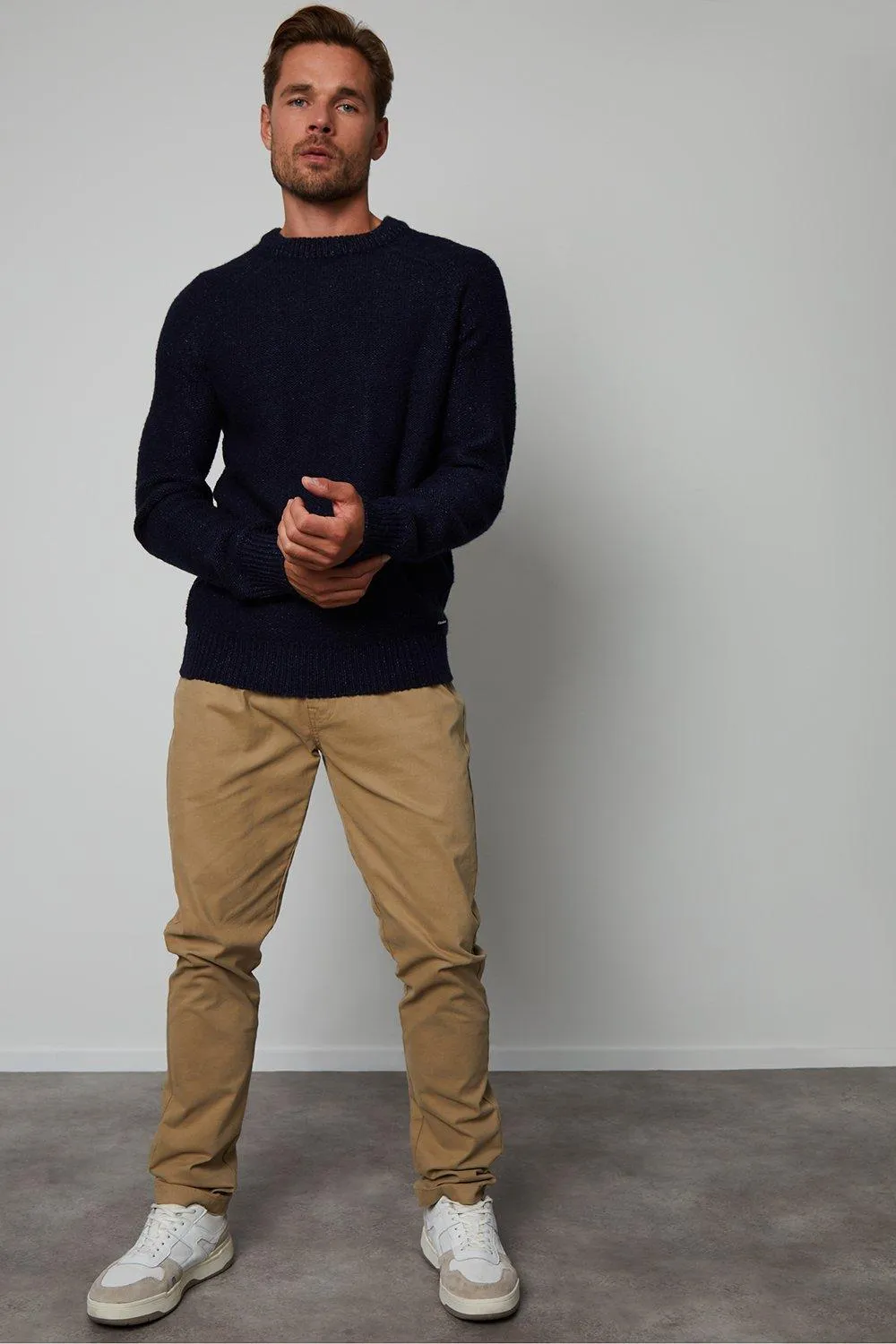 'Gilbridge' Crew Neck Raglan Sleeve Knitted Jumper Threadbare