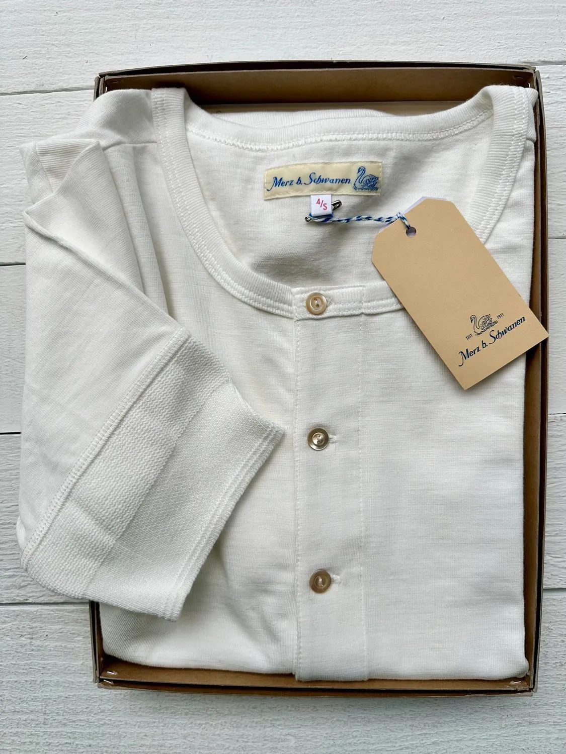 Loopwheeler 207 Short Sleeved Henley in White from Merz b. Schwanen