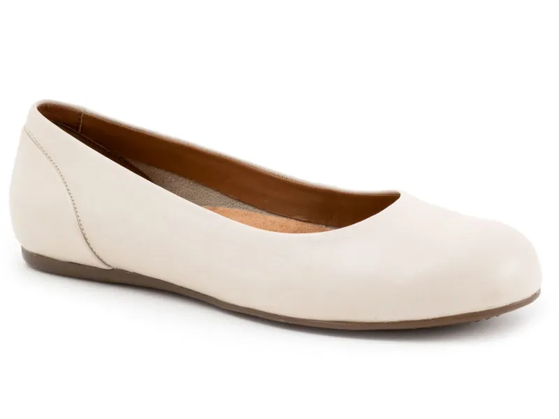 Softwalk Sonoma - Women's Flat