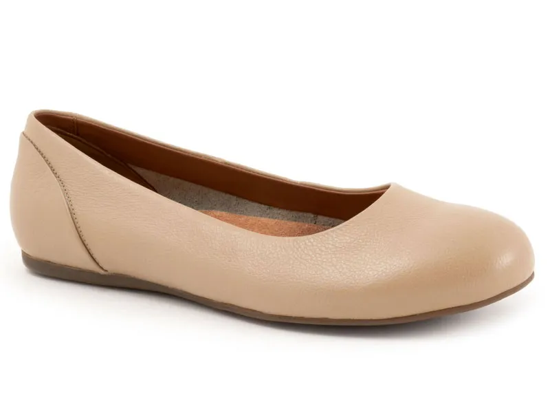 Softwalk Sonoma - Women's Flat