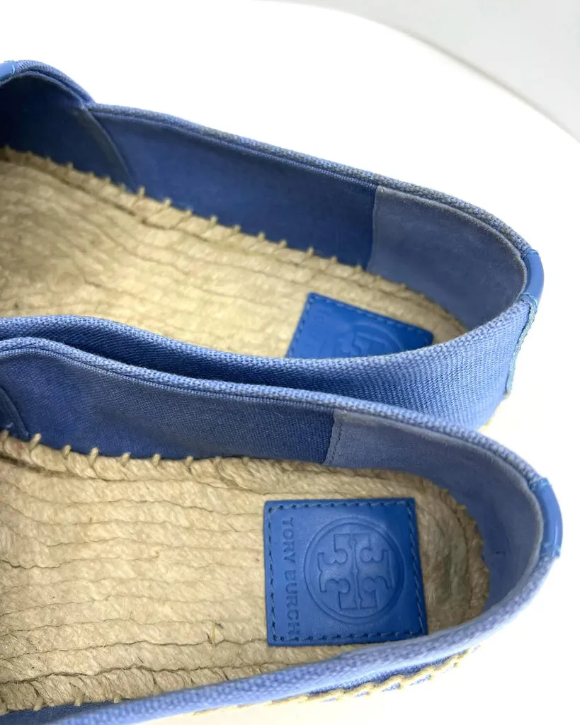 TORY BURCH LONNIE LOGO FLAT CHAMBRAY ESPADRILLES