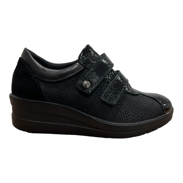 Women's Black Sneakers Code 455700